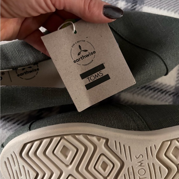 Toms Women's Green Canvas Loafers - Picture 4 of 5